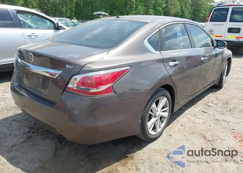 2015 Nissan Altima 2.5 Sv z USA, uszkodzony, nr VIN 1N4AL3AP3FC176546